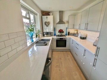 image of 12, Elmdon Close