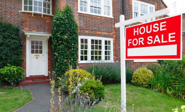Selling your home, should you do-it-yourself or use an estate agent?